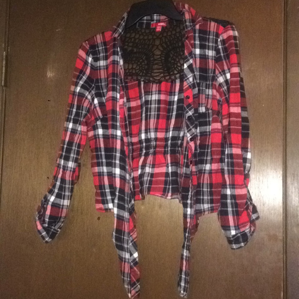 Cropped flannel with lace